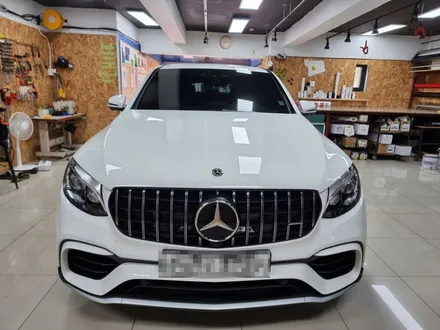 벤츠 GLC63S AMG(AMG GLC클래스) 카본포인트랩핑