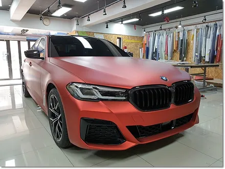 BMW 530e 무광레드크롬 전체랩핑 무광크롬 크롬랩핑