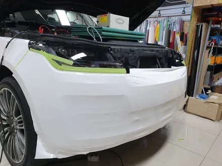 랜인지로버 보그 블랙에서 화이트 전체 랩핑 + 헤드라이트PPF