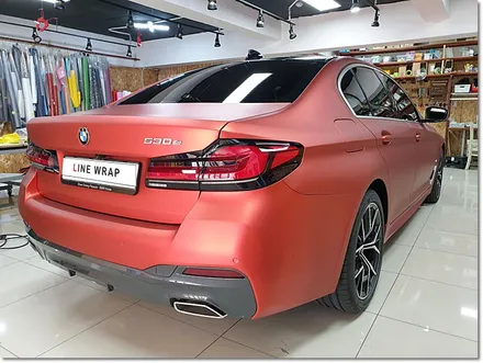 BMW 530e 무광레드크롬 전체랩핑 무광크롬 크롬랩핑