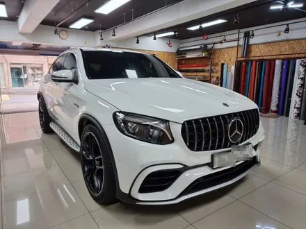 벤츠 GLC63S AMG(AMG GLC클래스) 카본포인트랩핑