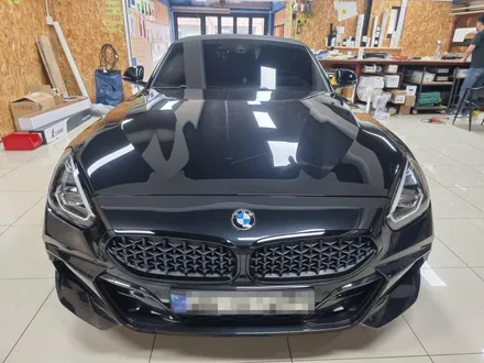 뚜껑이 열리는 오픈카 BMW Z4 휠랩핑