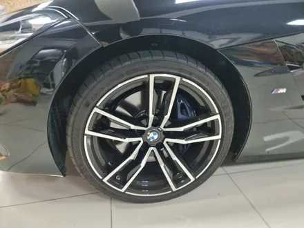 뚜껑이 열리는 오픈카 BMW Z4 휠랩핑