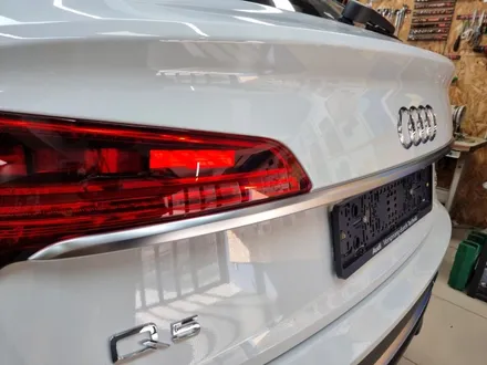 2022 아우디 Q5  크롬죽이기
