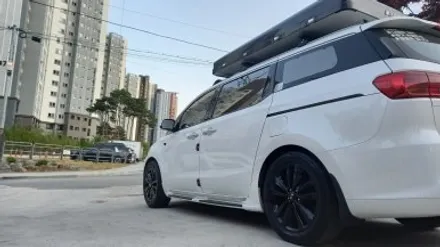 더뉴카니발 차량 올뉴카니발 유광블랙 분체도장휠 19인치순정휠 장착후기 / 시흥시 대야동