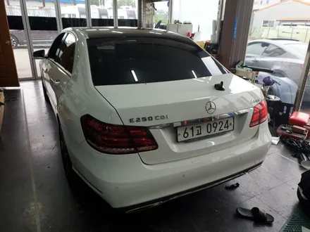 벤츠 E250D 루프스킨,포인트랩핑,전체랩핑,수입차랩핑,국산차랩핑,랩핑맛집,수원,평택,오산,화성랩핑,에이버리블랙,슈프림,3M, / 화성 봉담