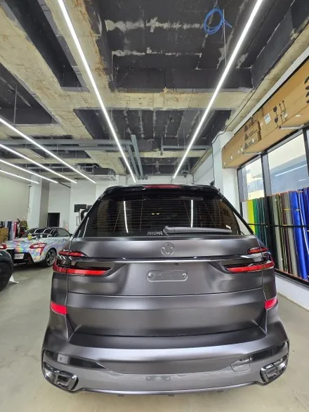 BMW X7 전체 랩핑 ㅣ 에이버리 슈프림 사틴블랙 + 유광블랙 크롬딜리트로 완성된 블랙 밸런스. / 화성 봉담