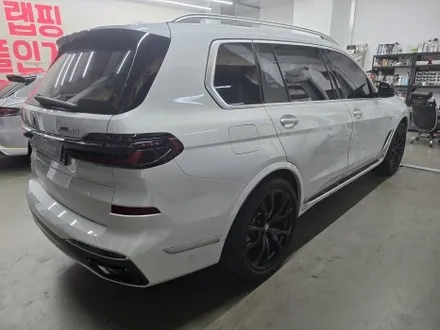 BMW X7 전체 랩핑 ㅣ 에이버리 슈프림 사틴블랙 + 유광블랙 크롬딜리트로 완성된 블랙 밸런스. / 화성 봉담