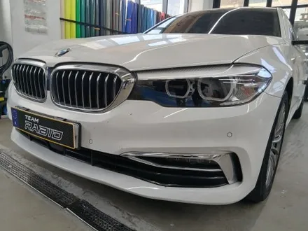 BMW 5시리즈 신형 컨버전 M 범퍼 교체 AR 고광택 블랙 랩핑 / 화성 봉담