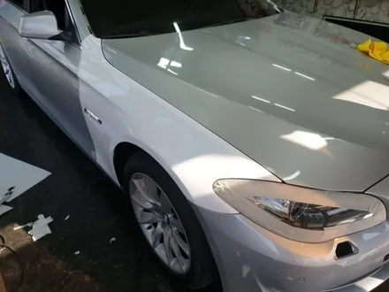 BMW528I전체랩핑,포인트랩핑,에이버리화이트,유광화이트,BMW전체랩핑,F10,M5,수입차전체랩핑,카스킨전문점,팀라비드 / 화성 봉담