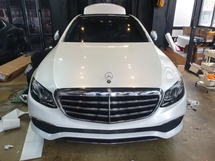 벤츠E클래스 전체랩핑, 카스킨전문점,수원랩핑샵,광교랩핑샵,벤츠랩핑,e클래스튜닝,에이버리슈프림,3m,에이버리 펄화이트,팀라비드 / 화성 봉담