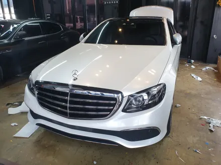 벤츠E클래스 전체랩핑, 카스킨전문점,수원랩핑샵,광교랩핑샵,벤츠랩핑,e클래스튜닝,에이버리슈프림,3m,에이버리 펄화이트,팀라비드 / 화성 봉담