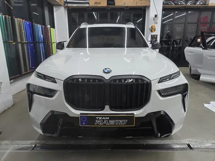 BMW X7 전체 랩핑 ㅣ 에이버리 슈프림 사틴블랙 + 유광블랙 크롬딜리트로 완성된 블랙 밸런스. / 화성 봉담