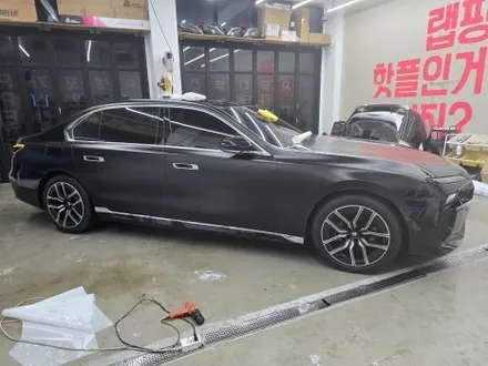 BMW 7시리즈 740i 무광 PPF 전체 시공 → 유광 블랙에서 매트 블랙 완전 변신 & 크롬 딜리트 / 화성 봉담