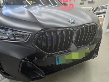 BMW X6 사틴 블랙 전체 랩핑, 루프 / 미러 블랙아웃까지 완벽하게 / 화성 봉담