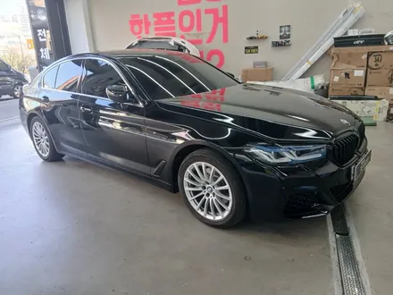 BMW 5시리즈 신형 컨버전 M 범퍼 교체 AR 고광택 블랙 랩핑 / 화성 봉담