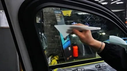 BMW 7시리즈 틴팅 마감이 들떠서 재시공을 고민중이시라면!
