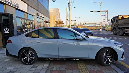 BMW 5시리즈 530i 틴팅 시공 갓성비 \'퀀텀\'으로 결정 !