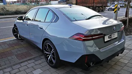BMW 5시리즈 530i 틴팅 시공 갓성비 \'퀀텀\'으로 결정 !