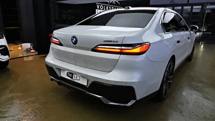 BMW 7시리즈 틴팅 마감이 들떠서 재시공을 고민중이시라면!