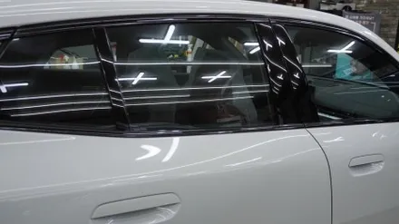 2026 BMW iX2 전면 LX 25% / 측후면 LX 15% / 썬루프 LX 15% 썬팅 시공 완료 !