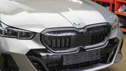 BMW 5시리즈 차량 앞범퍼, 사이드미러, 필러, 실내 - 생활보호 PPF, 썬팅 제니스 ir - 전면 30%, 측후면 15% 시공 완료