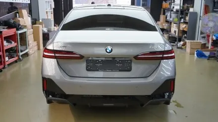 BMW 5시리즈 차량 앞범퍼, 사이드미러, 필러, 실내 - 생활보호 PPF, 썬팅 제니스 ir - 전면 30%, 측후면 15% 시공 완료