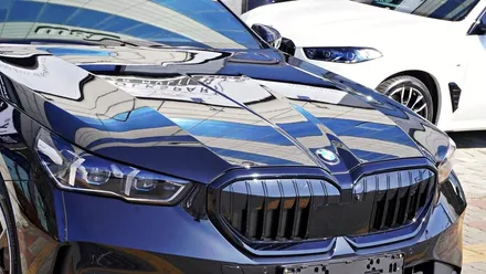 청라썬팅 BMW 5시리즈 520i 신차패키지부터 크롬죽이기, 보조배터리, 블랙박스까지 !