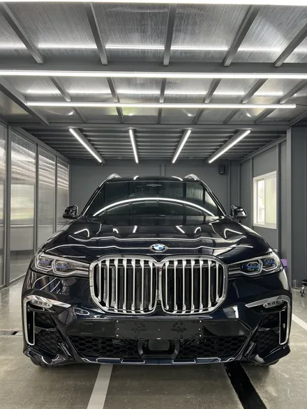 BMW X7 랩핑 크롬죽이기 루프랙 시공