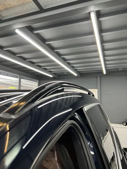 BMW X7 랩핑 크롬죽이기 루프랙 시공