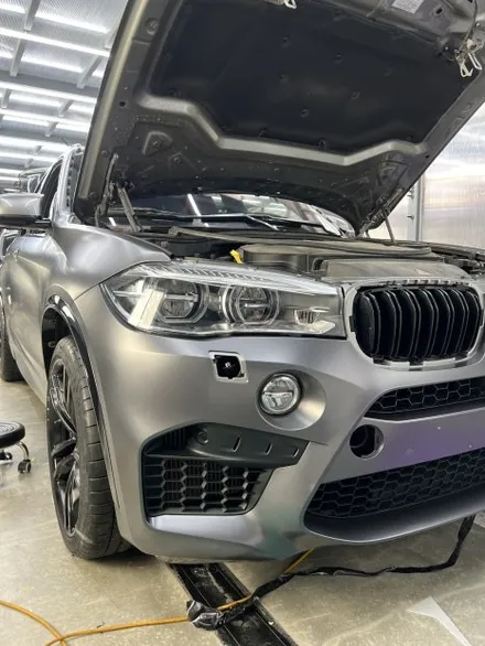 BMW X5M 랩핑재시공 에이버리 사탄다크그레이