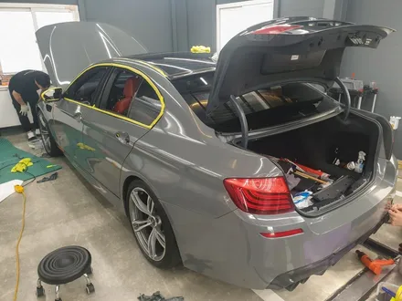 BMW M5 전체랩핑 + 데칼시공