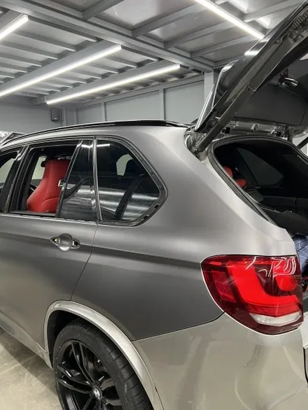 BMW X5M 랩핑재시공 에이버리 사탄다크그레이