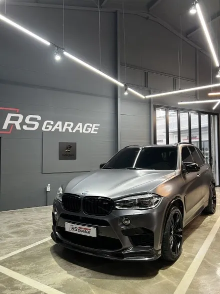 BMW X5M 랩핑재시공 에이버리 사탄다크그레이