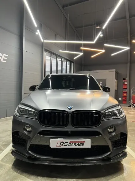 BMW X5M 랩핑재시공 에이버리 사탄다크그레이