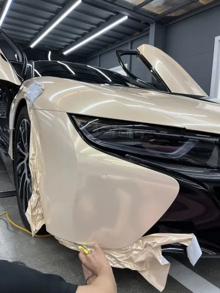 BMW i8 랩핑 - 에이버리 샌드스파클 전체랩핑