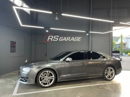 진리의 사틴화이트펄 랩핑 아우디 S8 전체랩핑