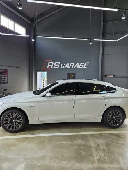 BMW 5GT 썬팅재시공 농도추천. 솔라가드 퀀텀 새턴 가격비교