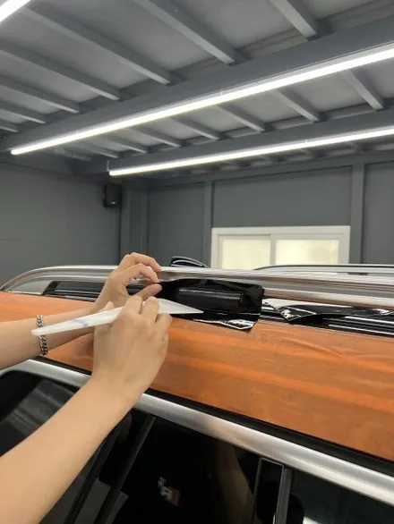 BMW X7 랩핑 크롬죽이기 루프랙 시공