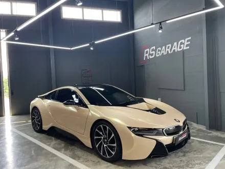 BMW i8 랩핑 - 에이버리 샌드스파클 전체랩핑