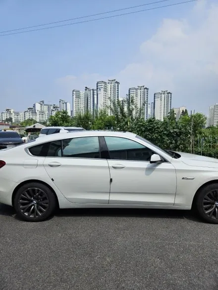 BMW 5GT 썬팅재시공 농도추천. 솔라가드 퀀텀 새턴 가격비교