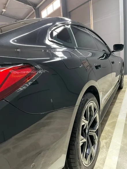 [하루 1대 한정] BMW i4 신차패키지 - 썬팅 버텍스900, 전체 PPF 스텍, 시트가죽코팅
