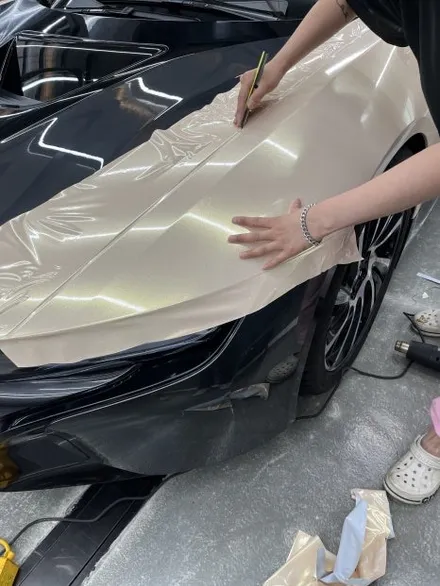 BMW i8 랩핑 - 에이버리 샌드스파클 전체랩핑