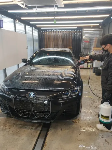 [하루 1대 한정] BMW i4 신차패키지 - 썬팅 버텍스900, 전체 PPF 스텍, 시트가죽코팅