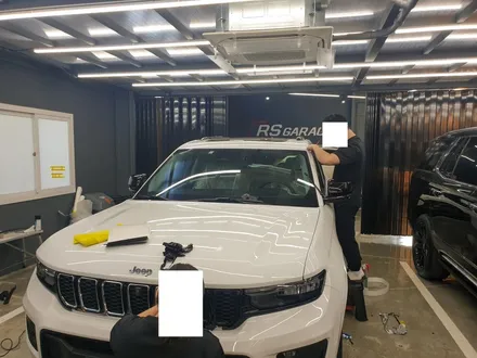 지프 그랜드체로키 랩핑 크롬죽이기, 엠블럼 교체, 휠도색