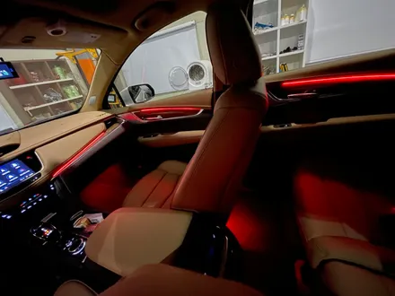 캐딜락 XT5 스포츠 신형 비노출 아크릴 매립 엠비언트 옵션 추가 했어요~~!!  / 캐딜락 / XT5 / 김포,일산,고양