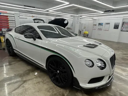 전 세계 300대 한정, 국내에 6대만 배정된 벤틀리 컨티넨탈 GT3R 썬팅 마포구 제이튠 / 서울 마포구 서교동