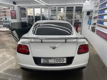 전 세계 300대 한정, 국내에 6대만 배정된 벤틀리 컨티넨탈 GT3R 썬팅 마포구 제이튠 / 서울 마포구 서교동