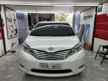 도요타 시에나 차량 LED 전조등. LED 안개등 (바이오라이트) / 부산 강서, 김해, 창원