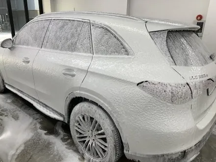 벤츠 GLC 220d 오벨 포르쉐 그레이 전체 랩핑 + 3M 2080 유광 블랙 크롬죽이기 / 크롬딜리트 / 블랙팩 랩핑 시공 (고양시 덕양구 삼송 원흥 일산) / 고양시 덕양구 삼송동
